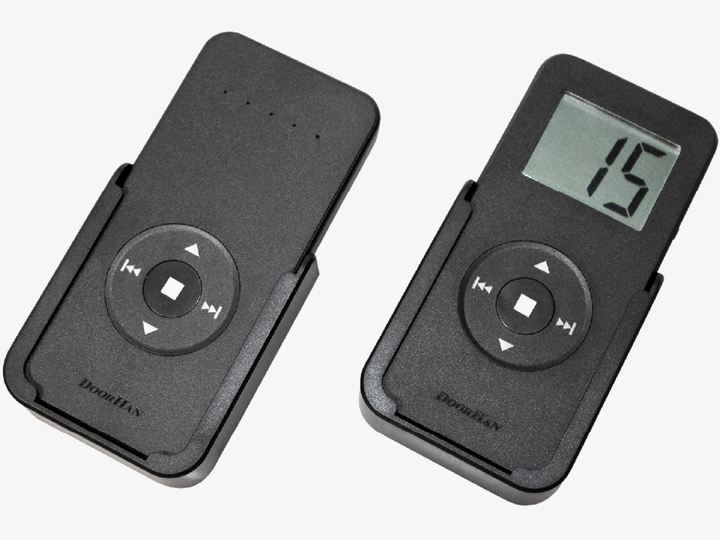 Пульты серии transmitter 5pro-black/15pro-black/15timer-pro-black (трансмиттер 5-про-черный/15про-черный/15таймер-про-черный) предназначены для дистанционного управления всеми видами автоматики DoorHan, произведенной с 2021 года. Занимают две ячейки памяти в радиоприемнике привода. С помощью данных пультов можно реализовать одновременное или раздельное управление сразу пятью/пятнадцатью устройствами.