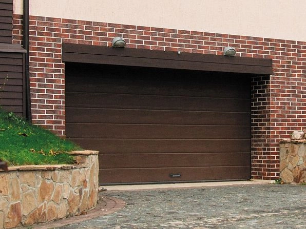 Секционные ворота 2600х2200 мм коричнево-красные DoorHan rsd02, 