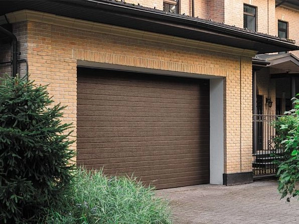 Секционные ворота 2600х2200 мм коричнево-красные DoorHan rsd02, 